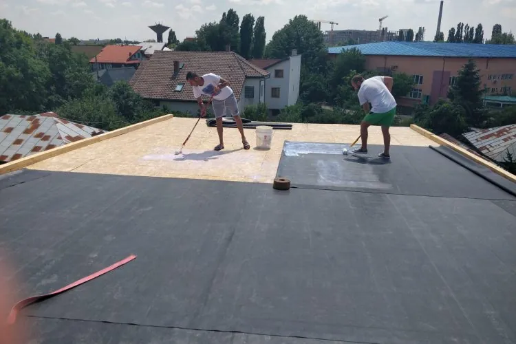 Hidroizolație cu membrană bituminoasă pe o terasă